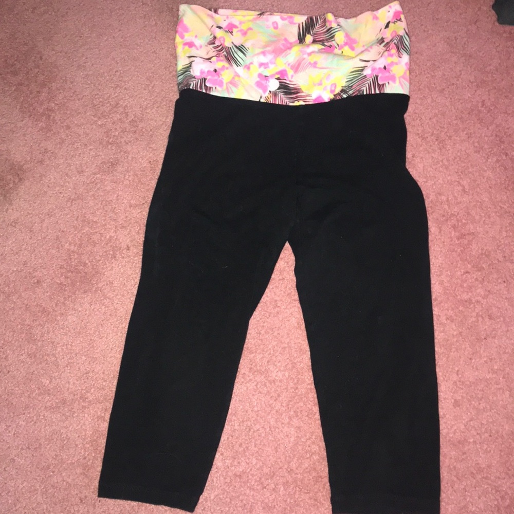 Black Capri leggings from PINK